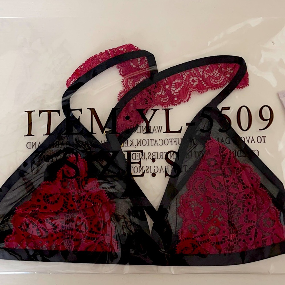 Selling this cute sexy bandeau.